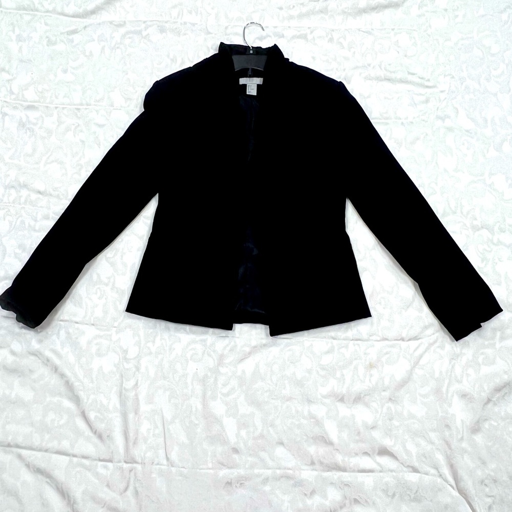 H&M black blazer with Rich black liner. Professional style. Cropped
